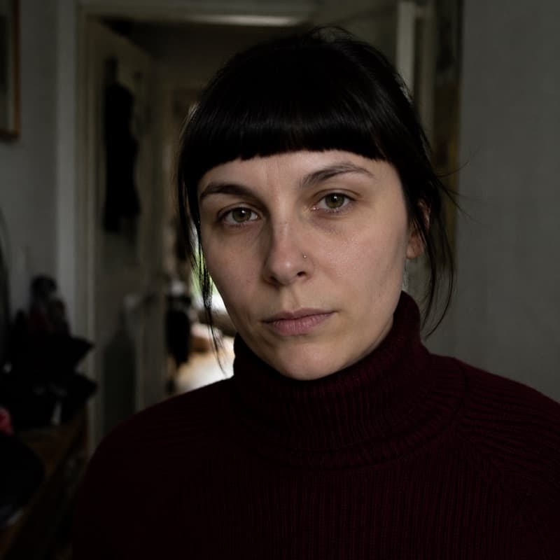 Esme Varga, Intuitive Tarot Reader